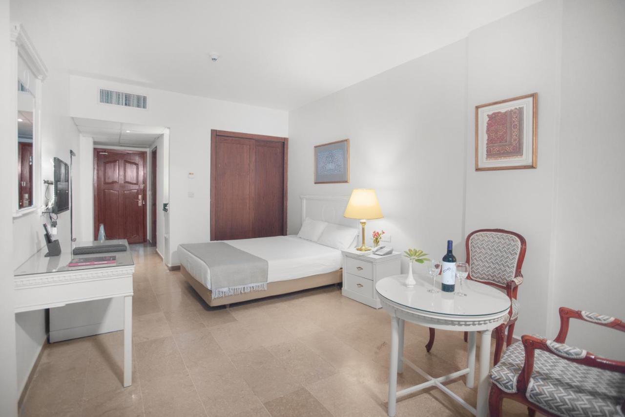 Grand Hotel Madaba Bagian luar foto