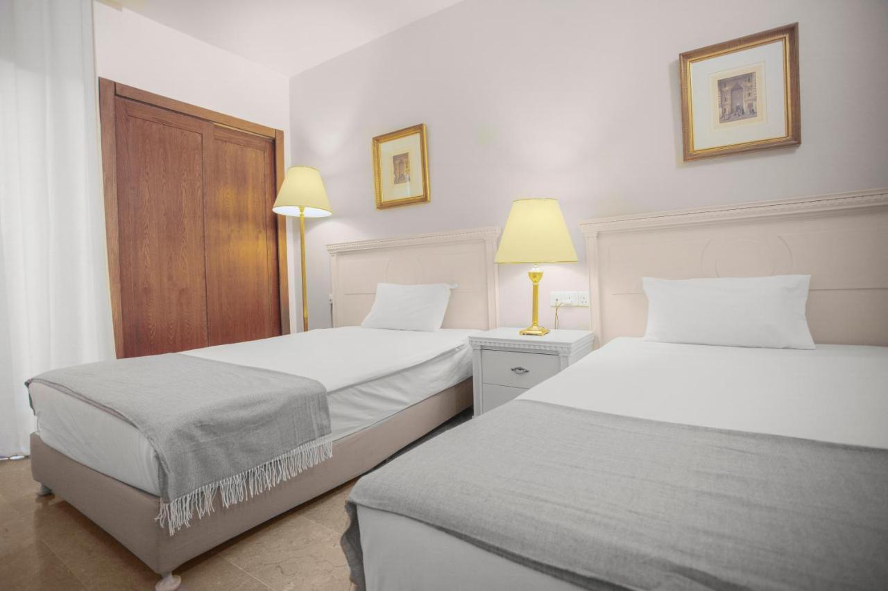 Grand Hotel Madaba Bagian luar foto