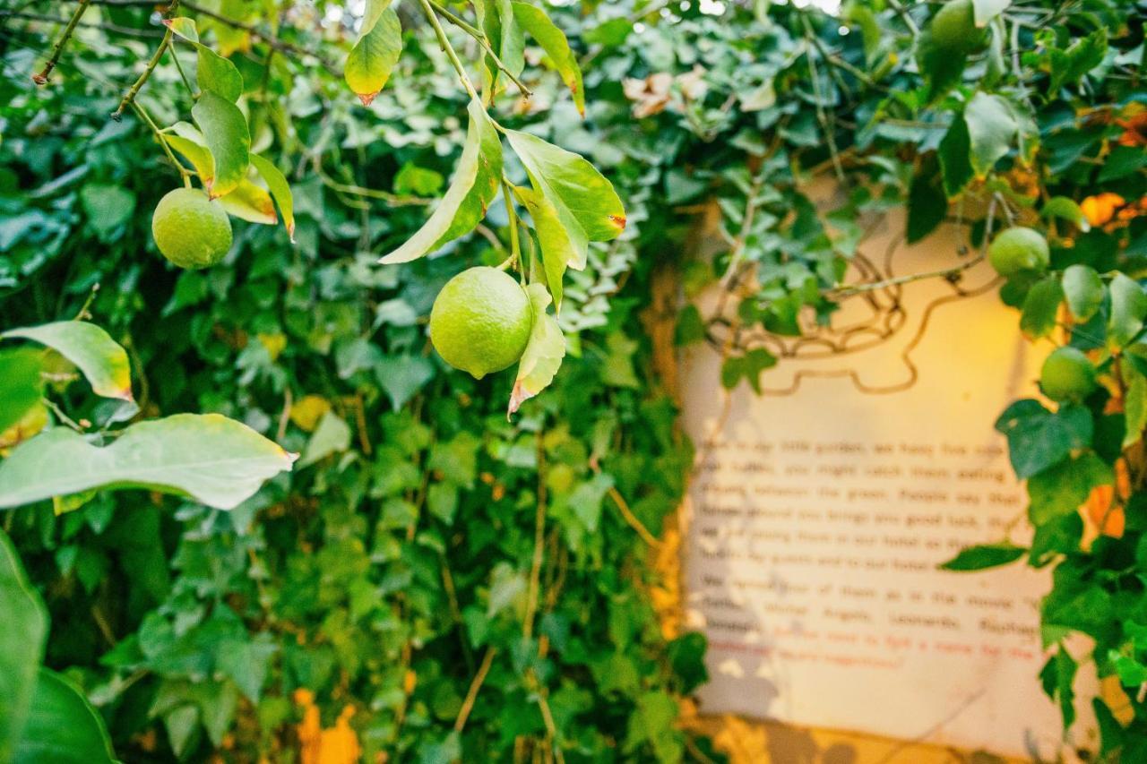 Grand Hotel Madaba Bagian luar foto