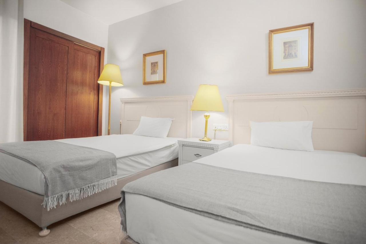 Grand Hotel Madaba Bagian luar foto