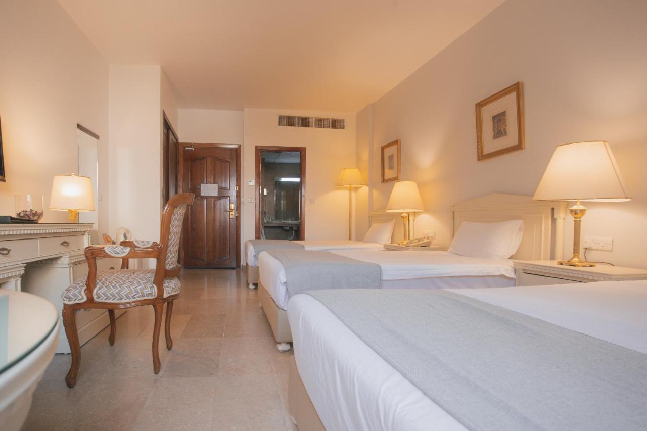 Grand Hotel Madaba Bagian luar foto