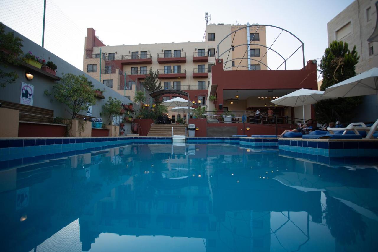 Grand Hotel Madaba Bagian luar foto