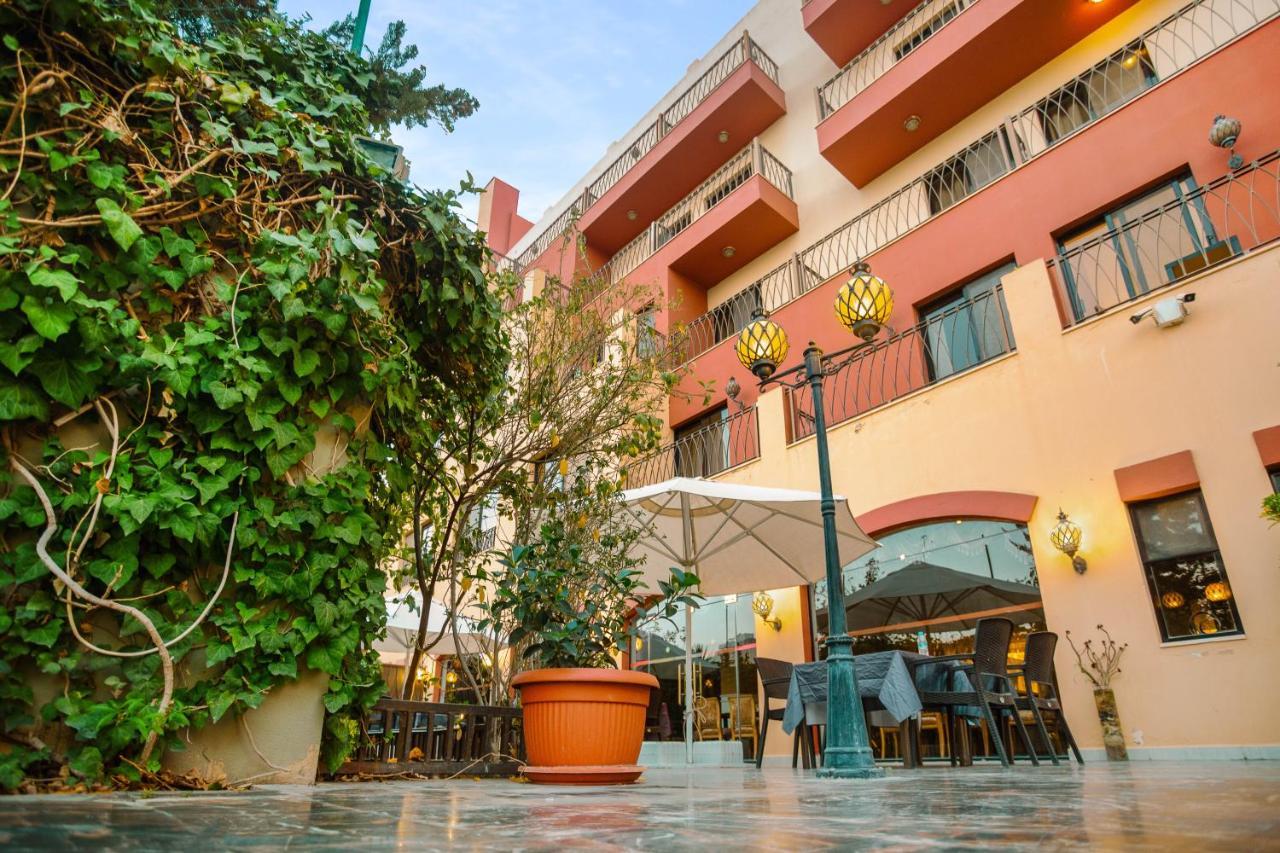Grand Hotel Madaba Bagian luar foto