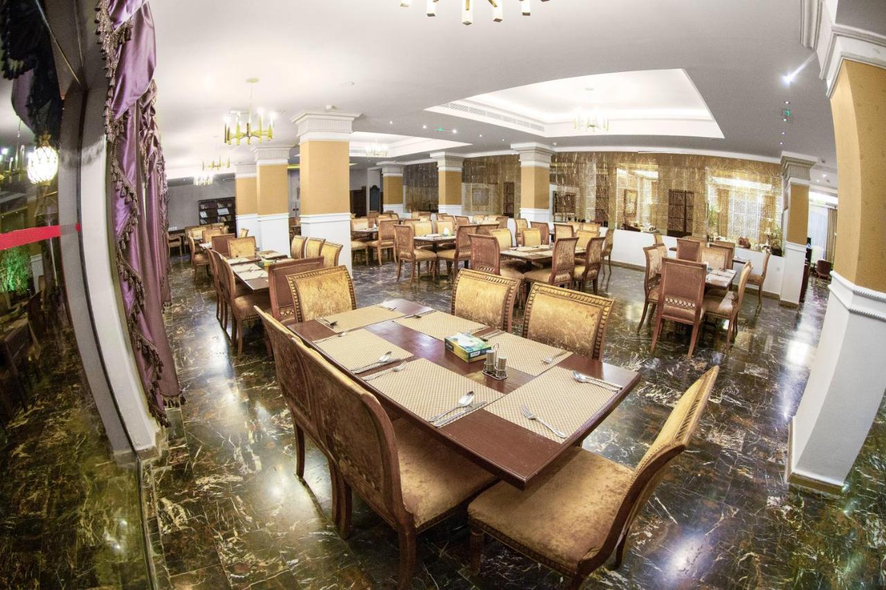 Grand Hotel Madaba Bagian luar foto
