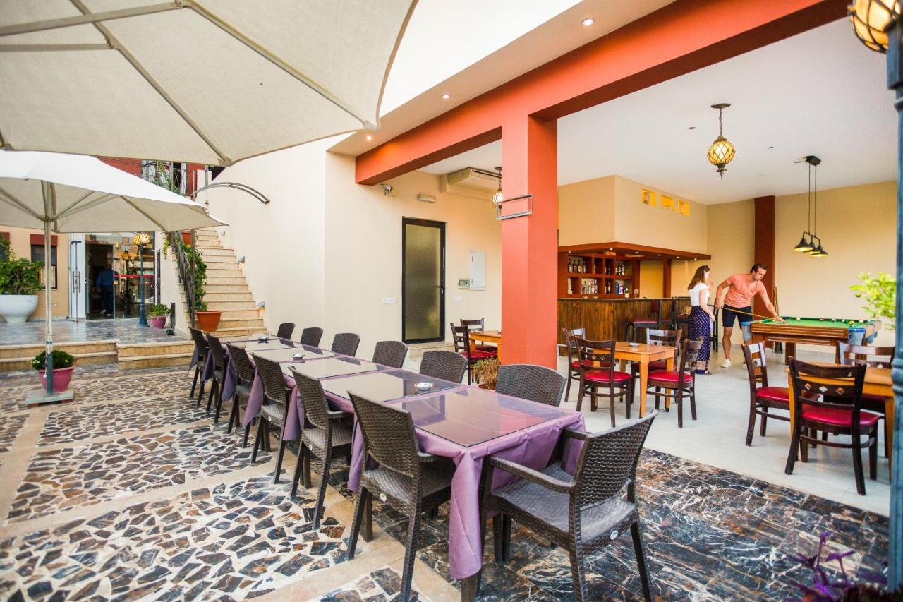 Grand Hotel Madaba Bagian luar foto