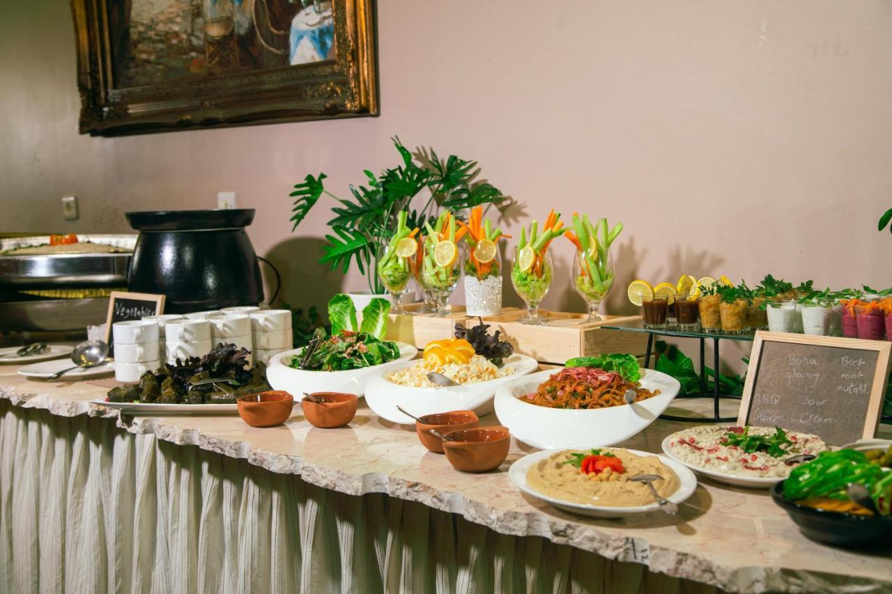Grand Hotel Madaba Bagian luar foto