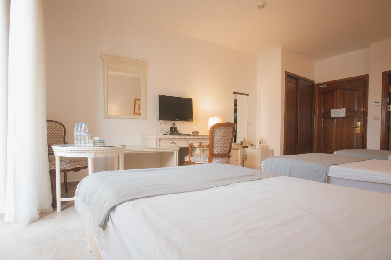 Grand Hotel Madaba Bagian luar foto